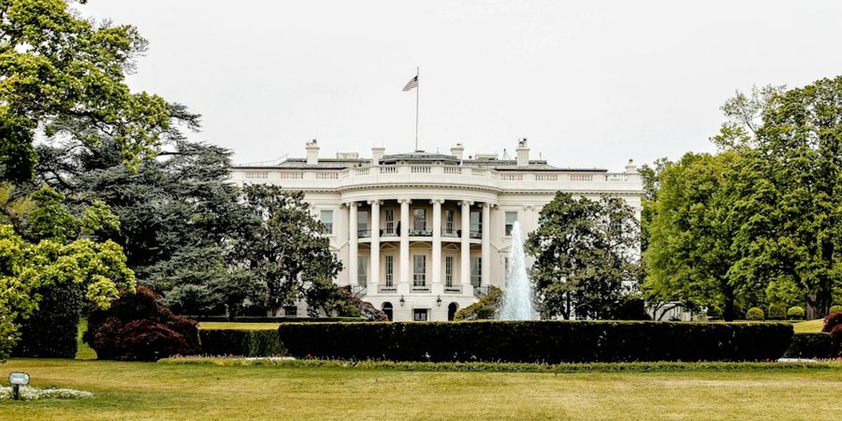 The White House seen from the lawn